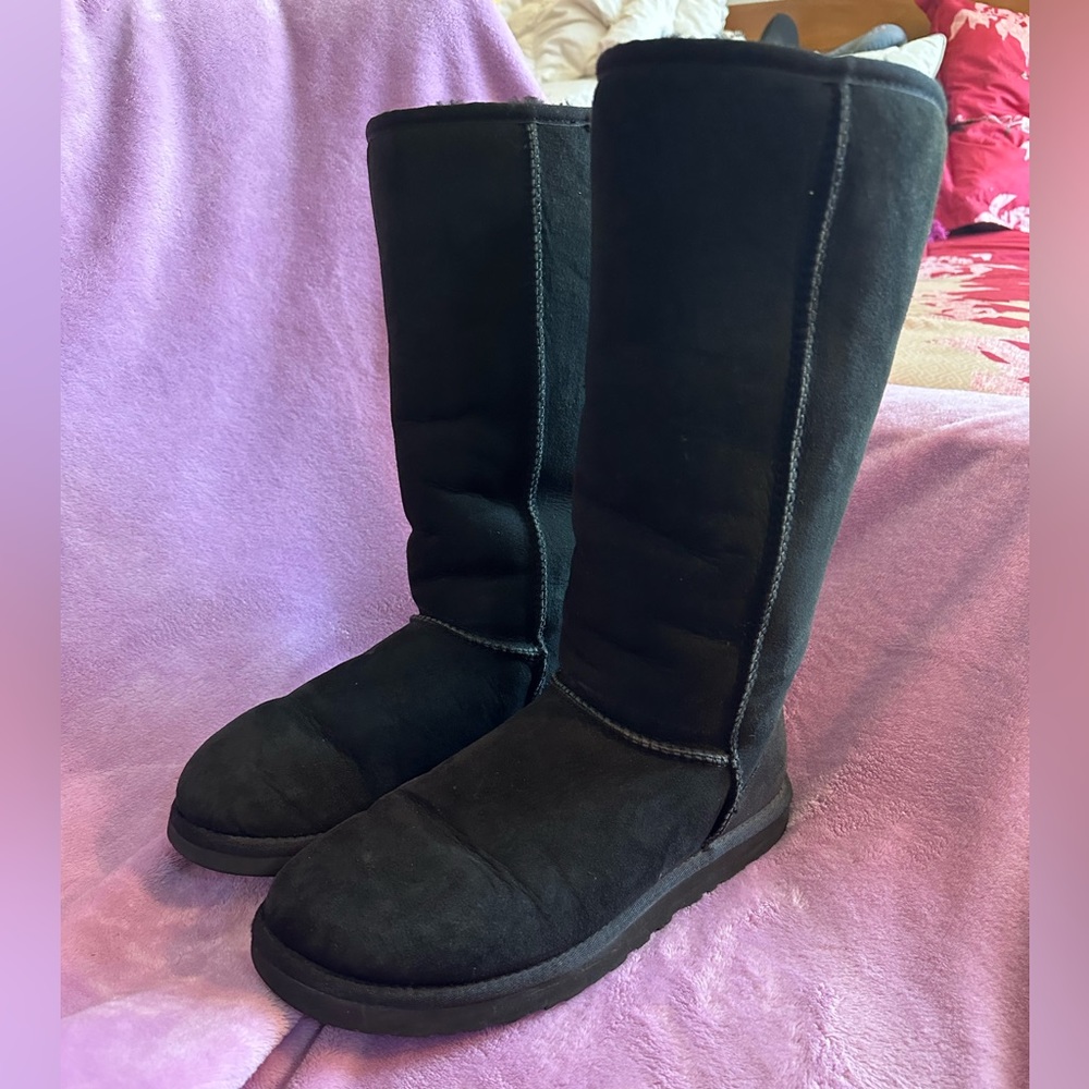 Ugg Women’s Classic Tall II Boots Size9